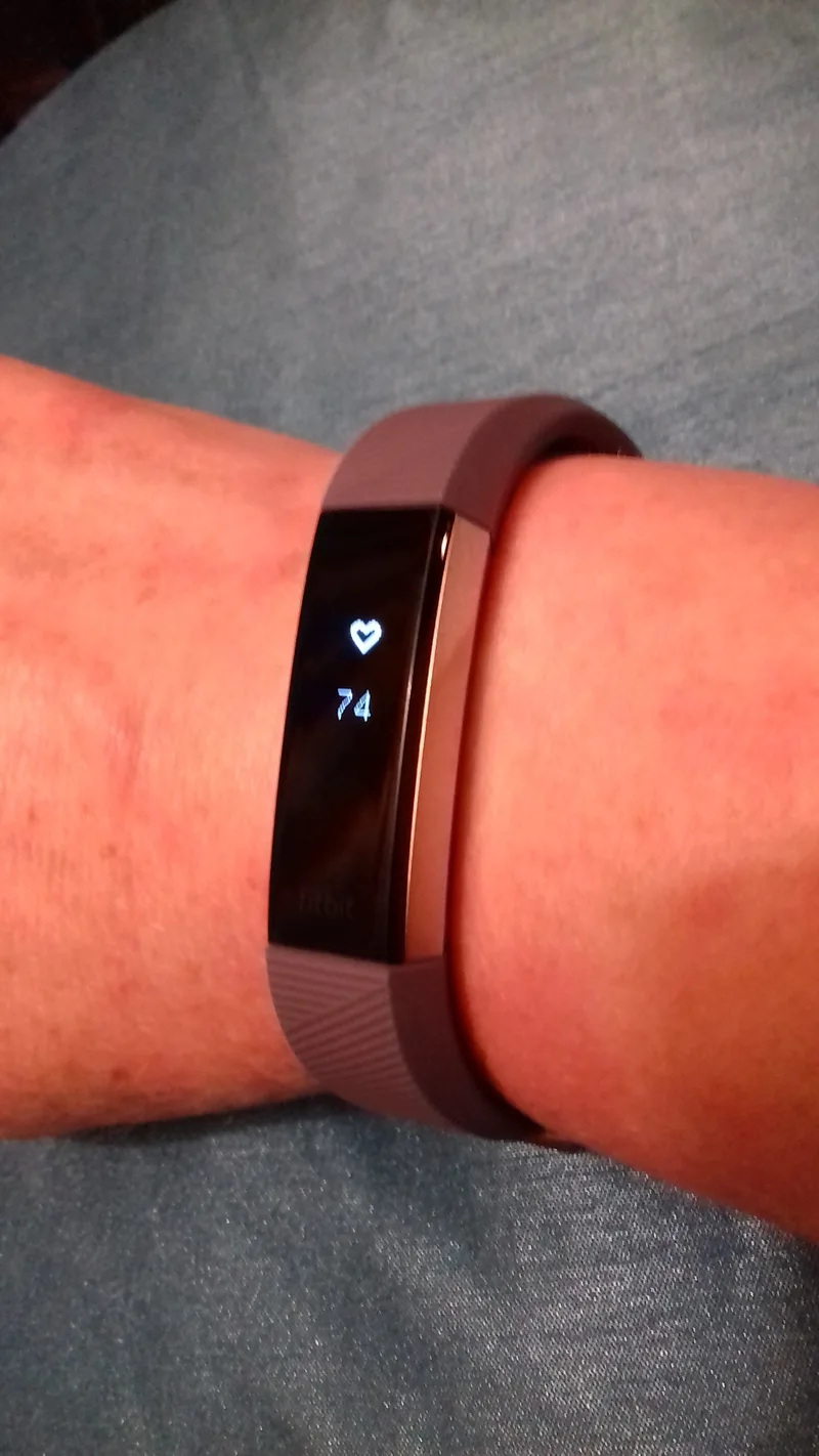 Fitness-Tracker vs. Smartwatch: Was passt besser zu welchem Nutzertyp?