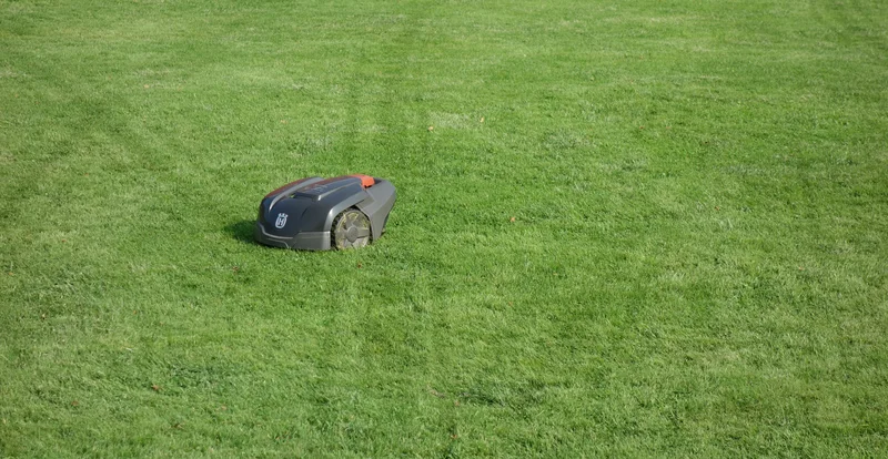Smarter Garten: Bewässerungscomputer und Rasenmäher-Roboter im Überblick