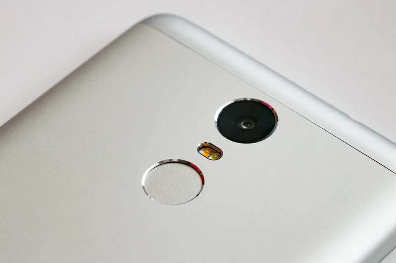 Fingerabdrucksensor im Smartphone: Optisch vs. Ultraschall – was steckt technisch dahinter?
